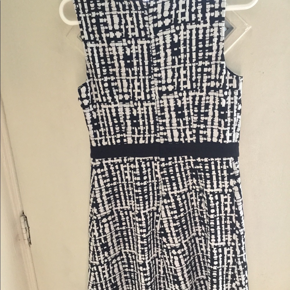 Midi fit and flare sleeveless dress - Picture 2 of 7